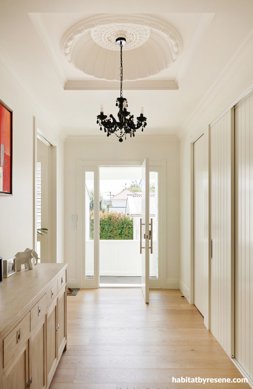 Entranceway, neutral entranceway