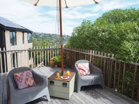 A stand up project: DIY umbrella stand for summer A stand up project: DIY umbrella stand for summer