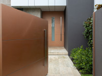 Curb appeal that shines with metallic magma